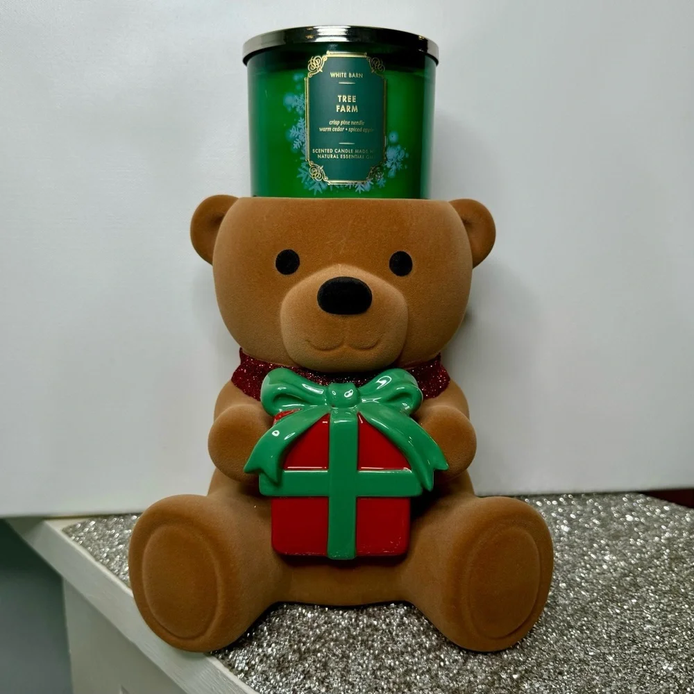 Bath & Body Works Christmas Bear & Present Candle Holder & Tree Farm Candle NWT